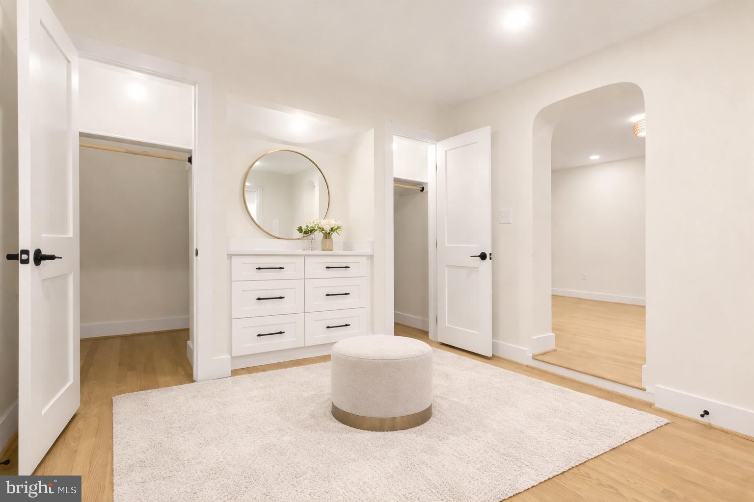 SEVEN OAKS - Residential