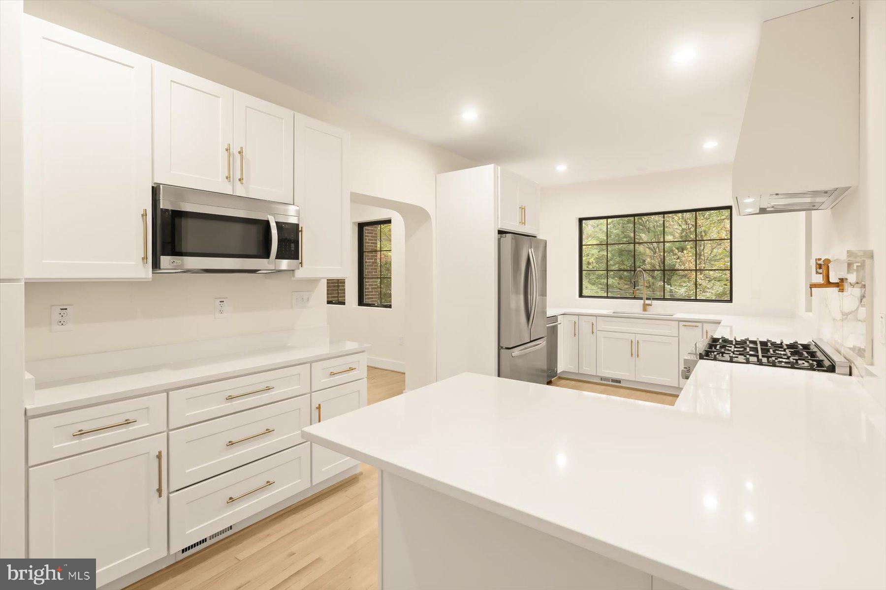 SEVEN OAKS - Residential