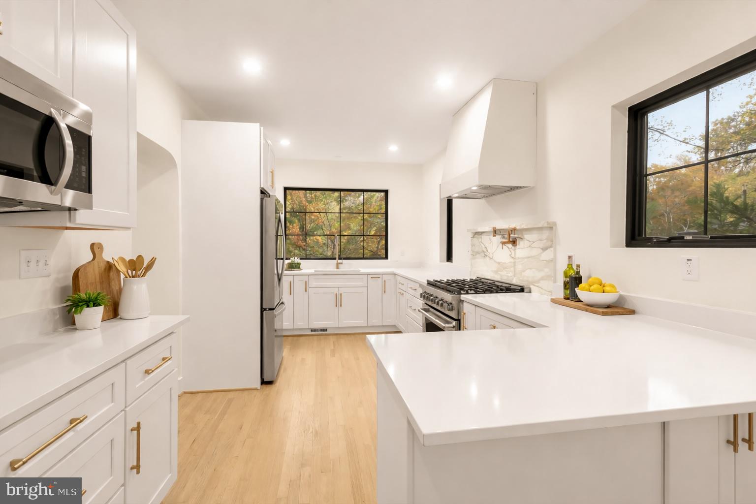 SEVEN OAKS - Residential