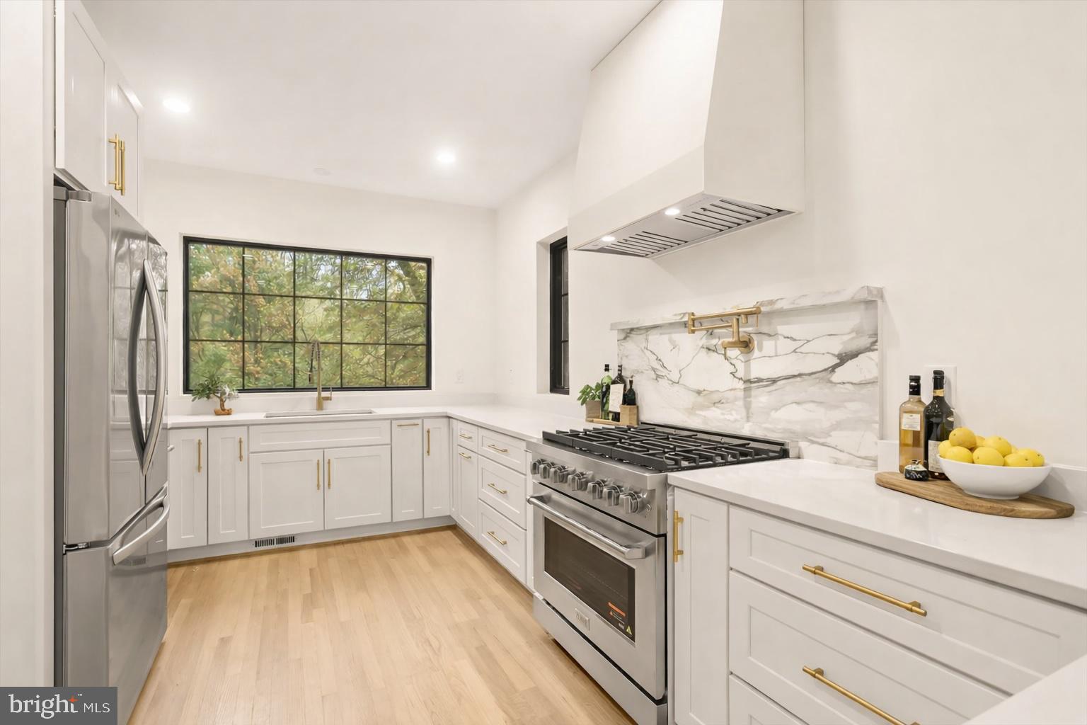 SEVEN OAKS - Residential