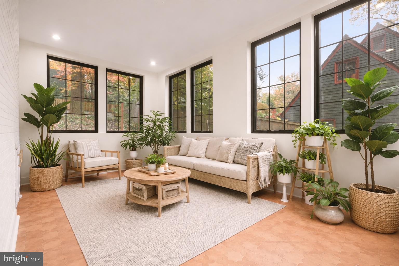 SEVEN OAKS - Residential