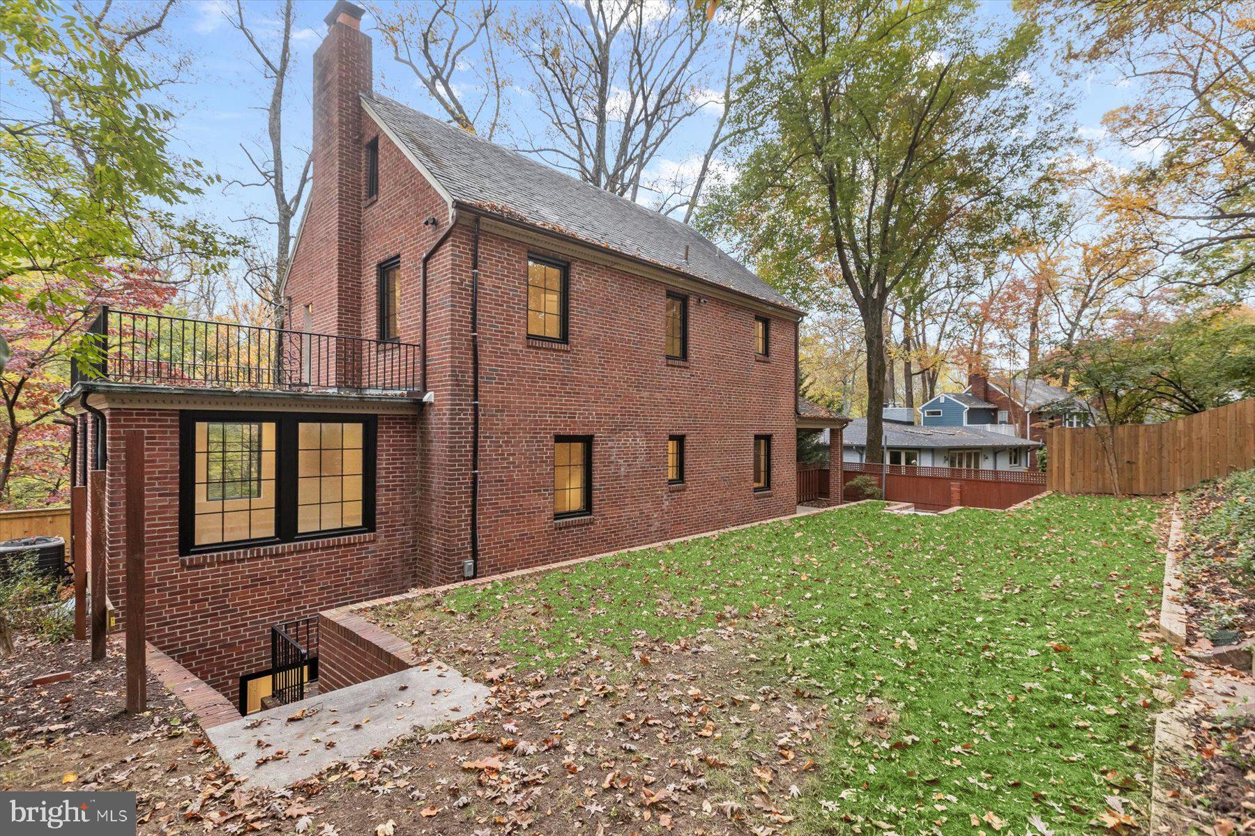 SEVEN OAKS - Residential