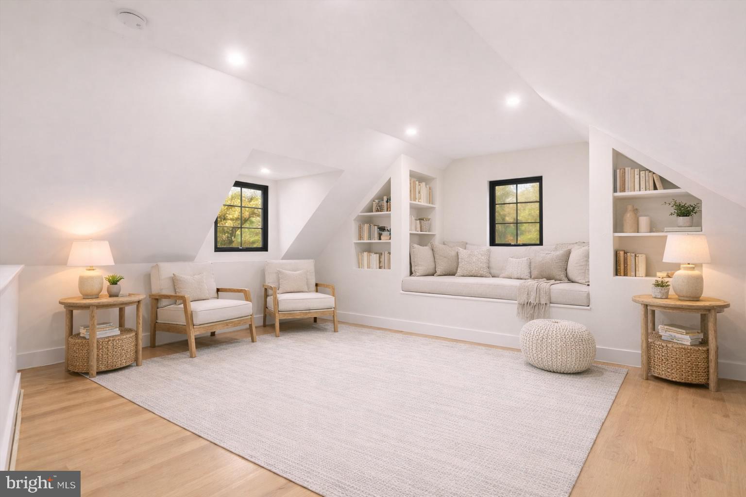 SEVEN OAKS - Residential