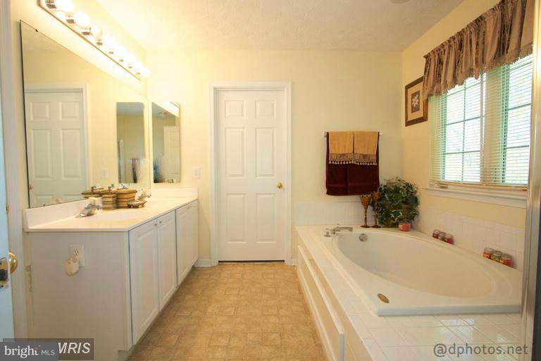 LYONSWOOD - Residential