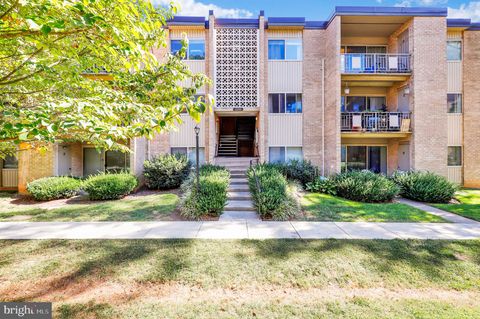 Photo of 12200 Braxfield Court #10, ROCKVILLE, MD 20852 (MLS # MDMC2197944)