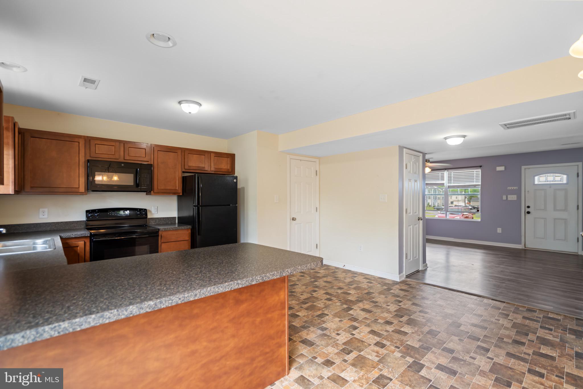 INWOOD VILLAGE - Residential