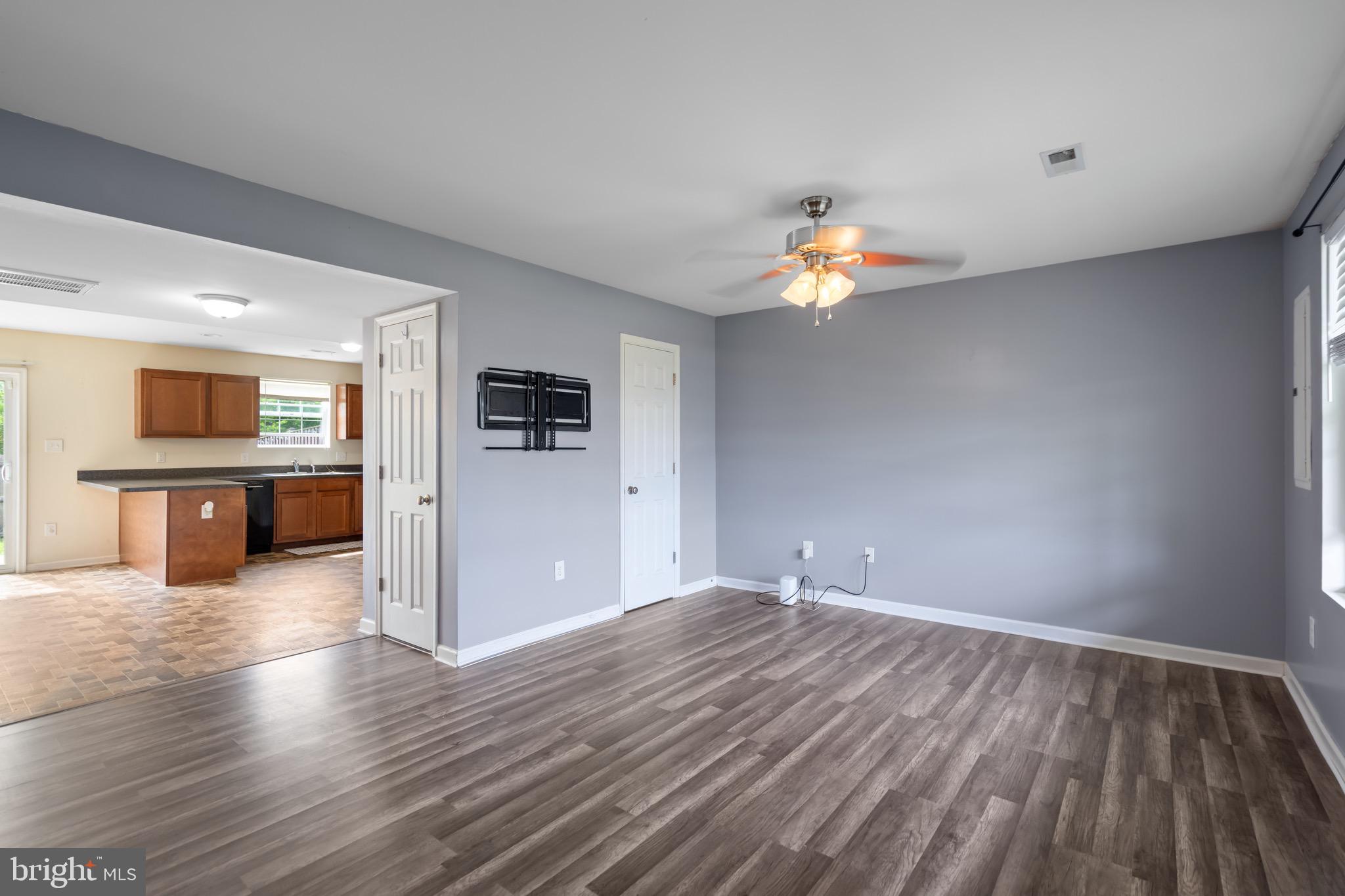 INWOOD VILLAGE - Residential