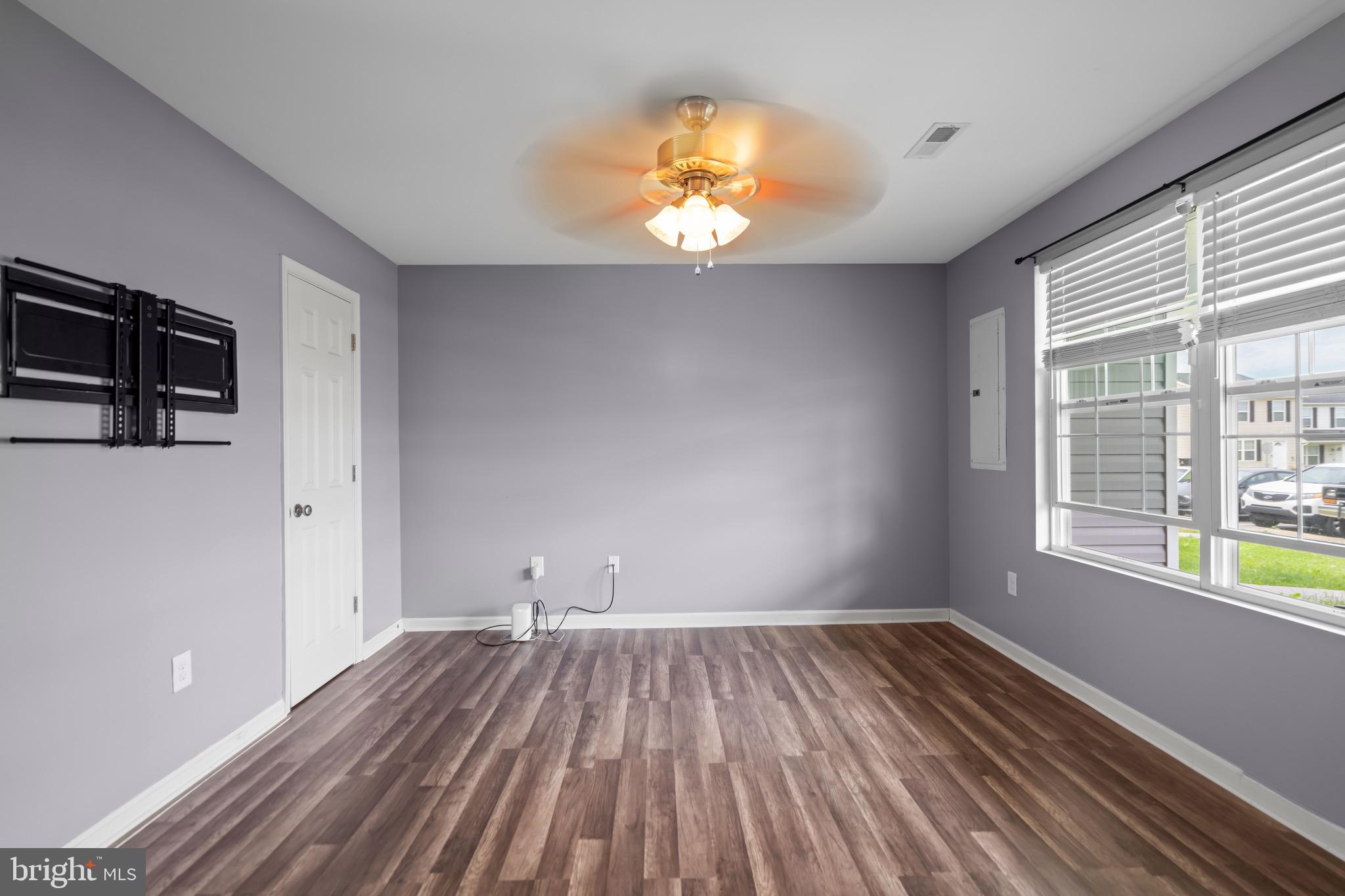 INWOOD VILLAGE - Residential