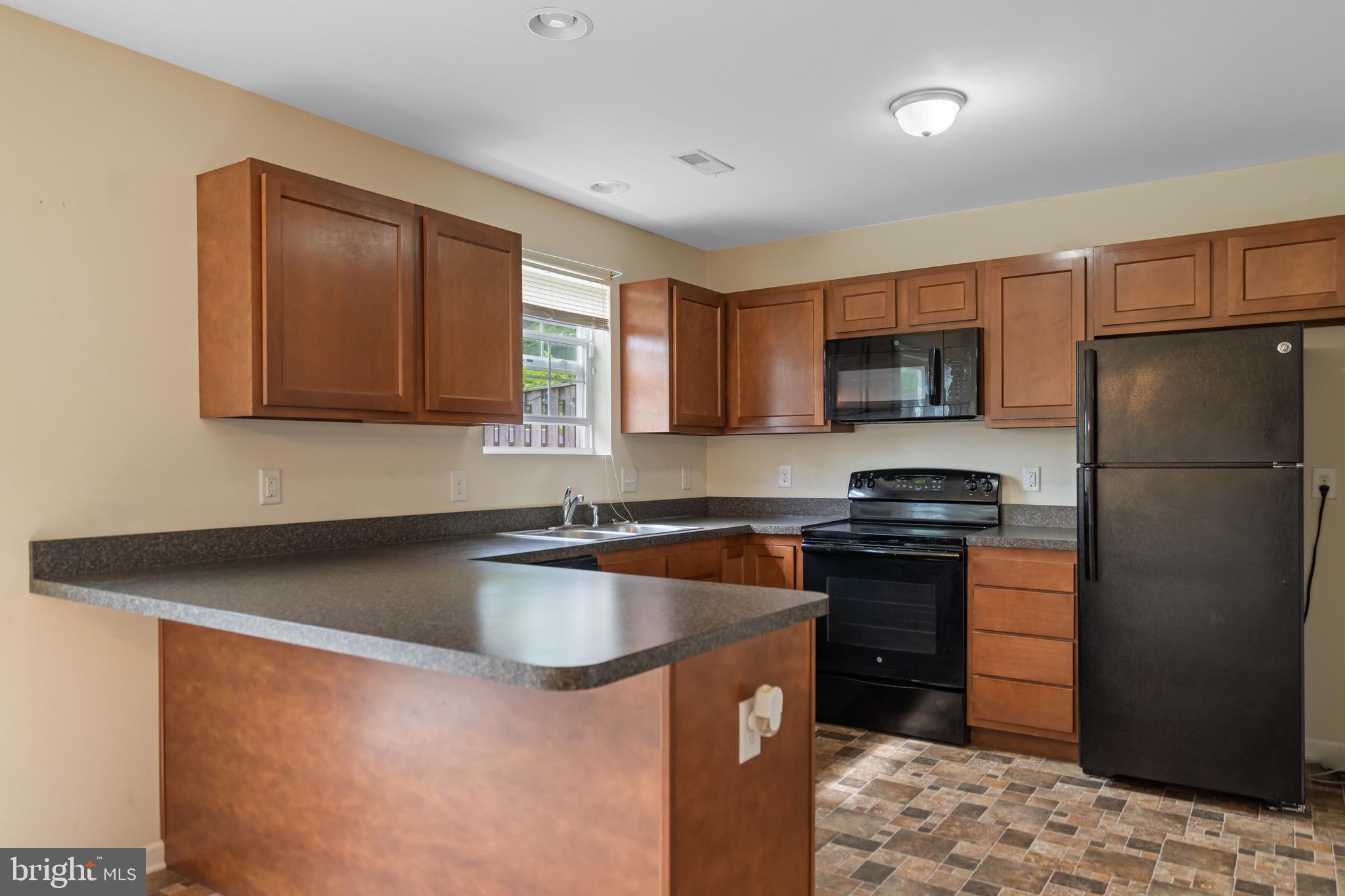 INWOOD VILLAGE - Residential