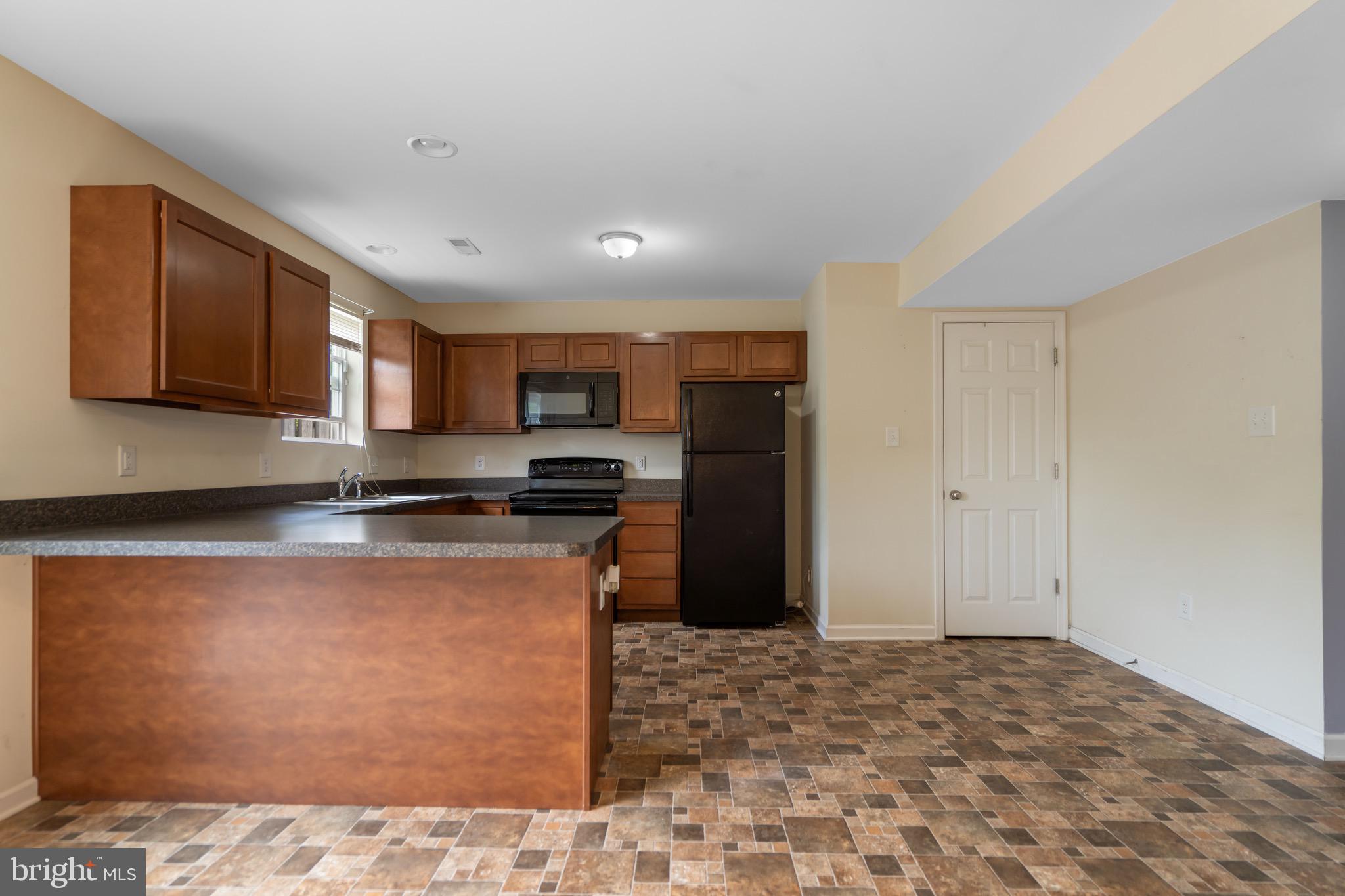 INWOOD VILLAGE - Residential