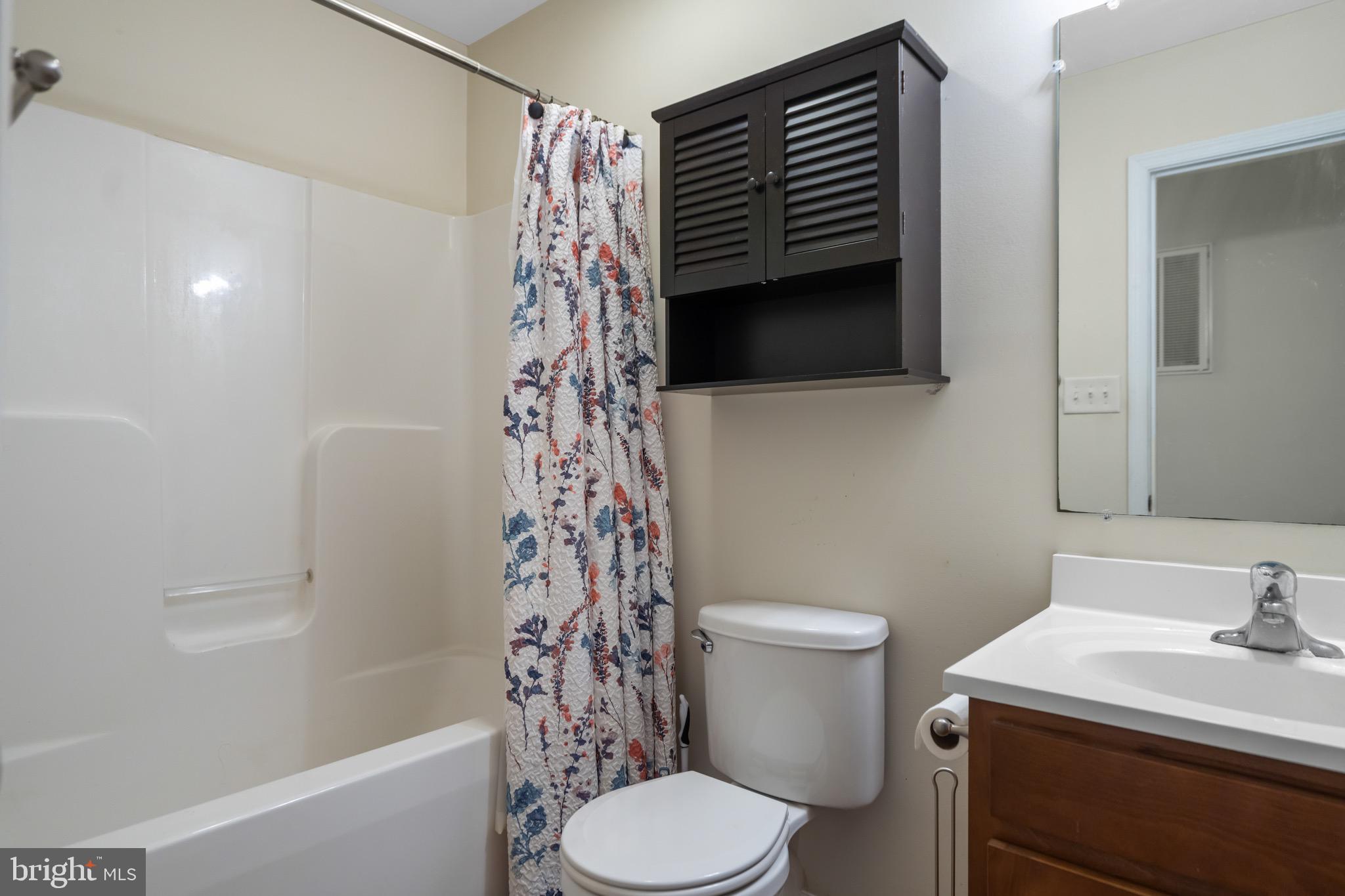 INWOOD VILLAGE - Residential