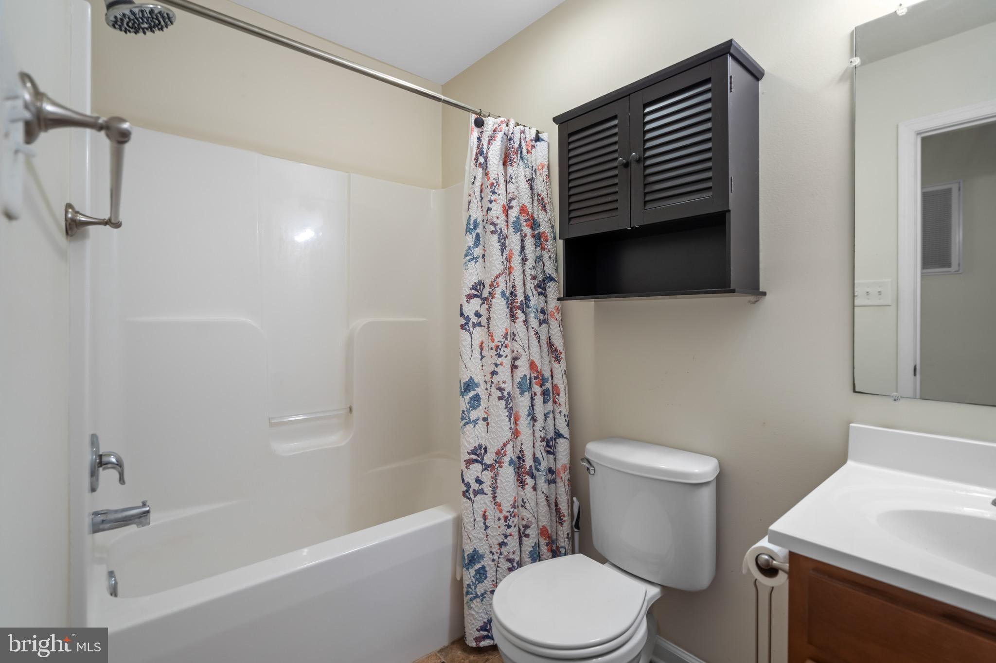 INWOOD VILLAGE - Residential