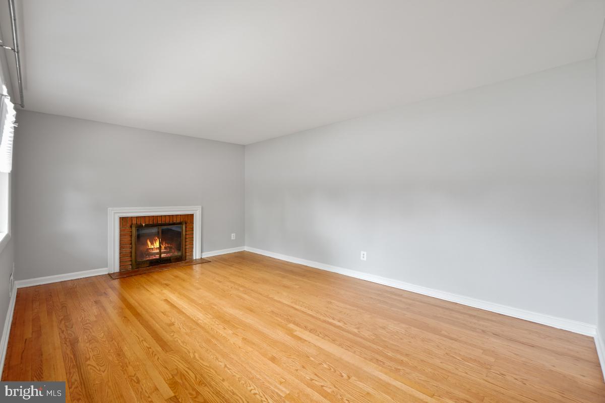 ROSECROFT PARK - Residential Lease