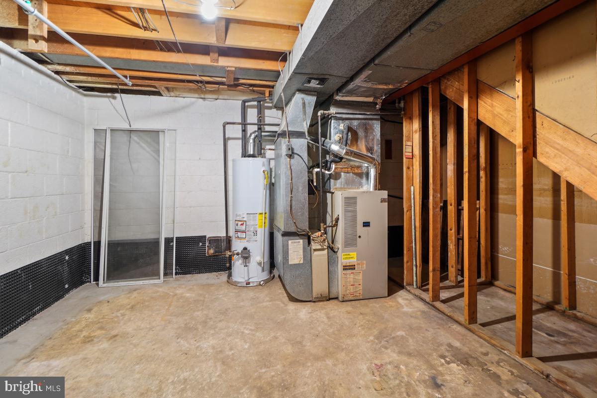 ROSECROFT PARK - Residential Lease