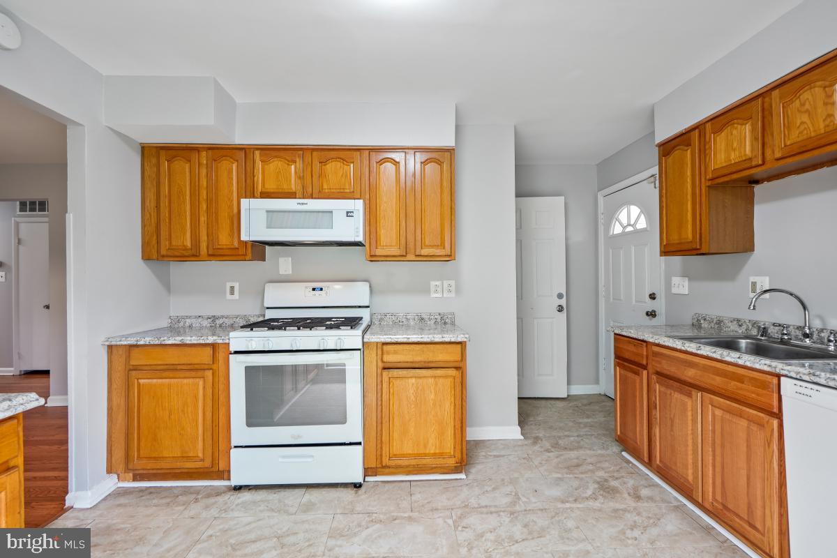 ROSECROFT PARK - Residential Lease