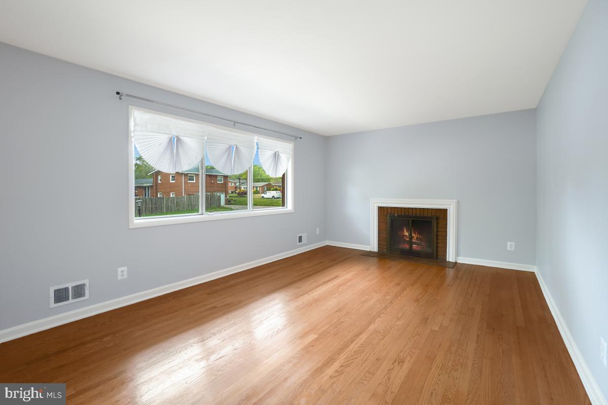 ROSECROFT PARK - Residential Lease