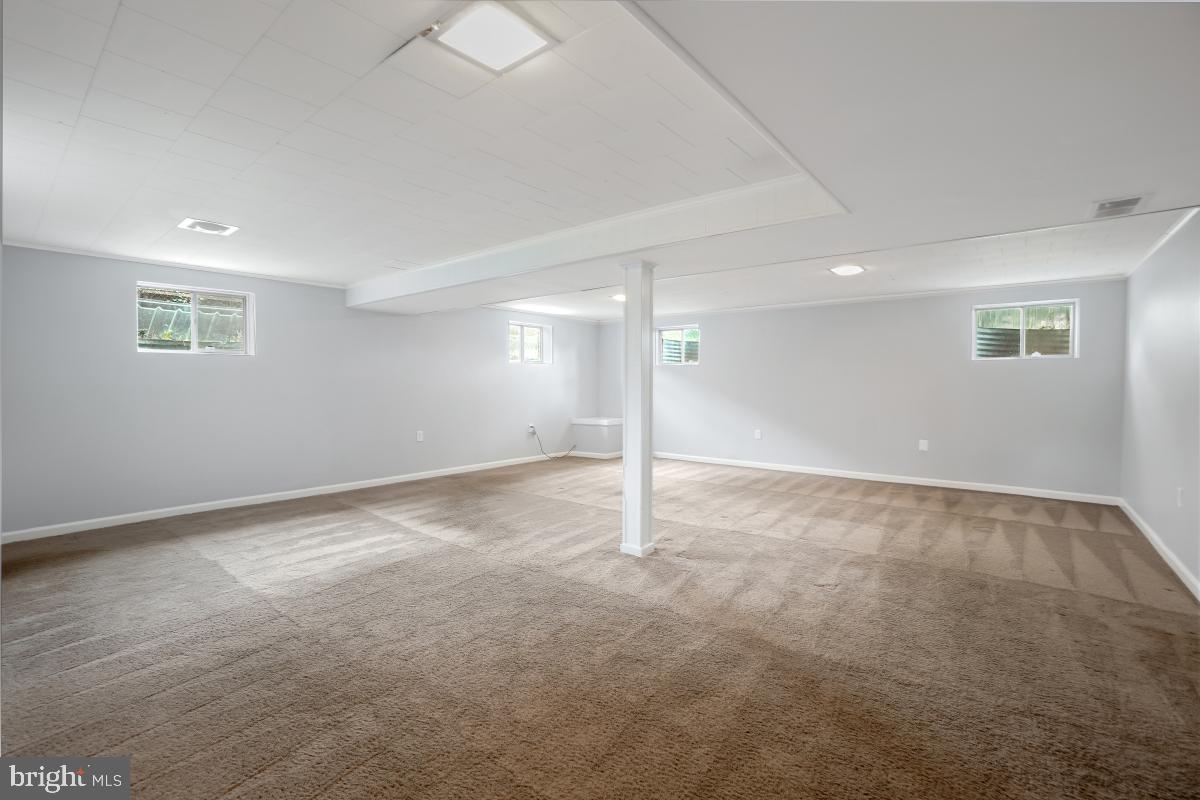 ROSECROFT PARK - Residential Lease