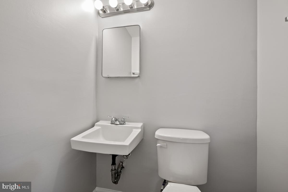 ROSECROFT PARK - Residential Lease