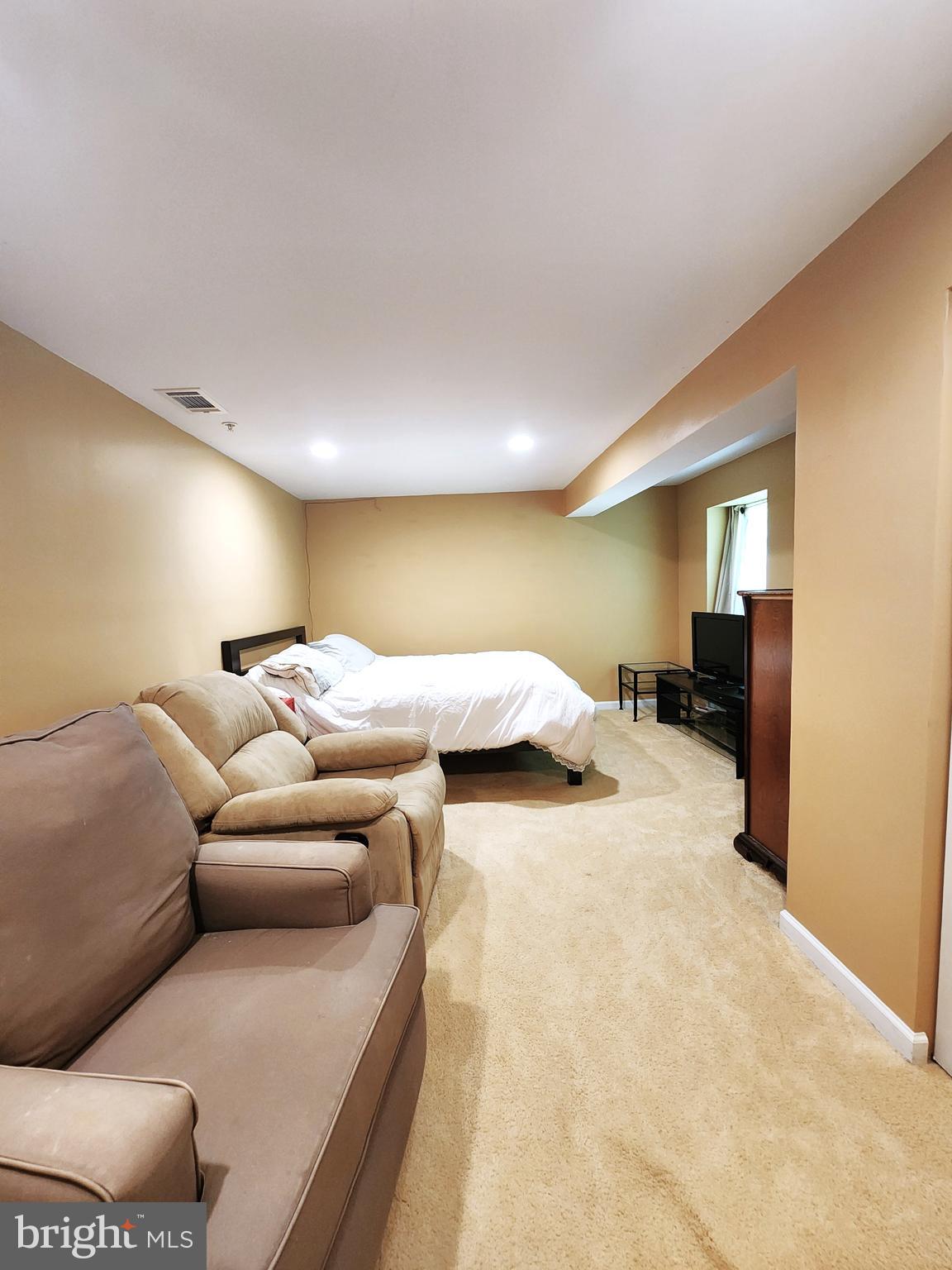 SADDLEBROOK WEST - Residential Lease