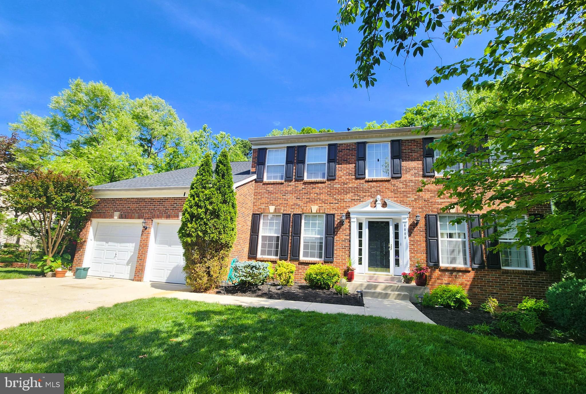 You'll love this home located in sought after community of Saddlewood West.
Enter into this home with it's grand 2 story foyer.
Formal dining room with ample space to accommodate an eight person table setting.
The gourmet kitchen features a kitchen island, custom wooden cabinetry, granite countertops, modern appliances and eating area.
NEW stainless steel DW coming soon!
Expansive Family Room w/gas Fireplace.
Large Deck with wooded view and screened in Gazebo.
PET FRIENDLY - Small pet under 35lbs welcomed.
4 Bedrooms are on the upper level including a primary bedroom with full bath and shower.
There is a Private Suite on the lower level featuring a full bath, Recreation Room, and Entertainment area with wet bar. Backyard access to outdoor patio. Perfect for parties!
This home is close to most major commuter routes, shopping and dining.