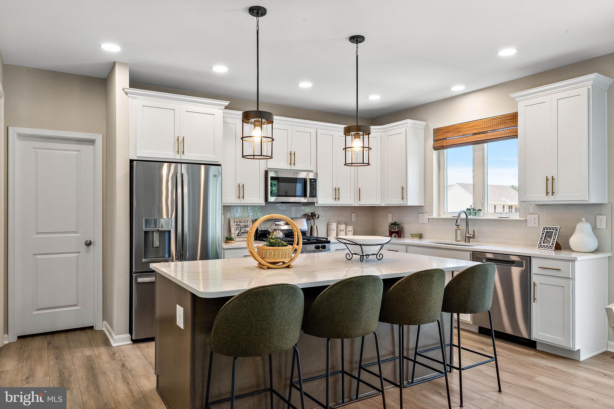 POND VIEW ESTATES - Residential