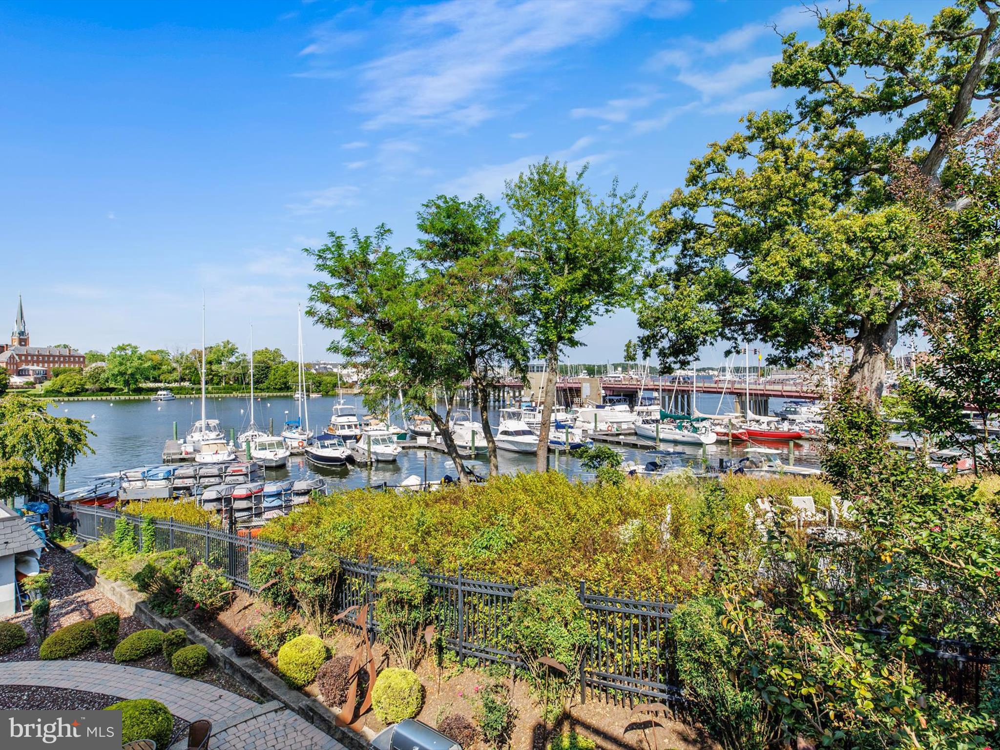 THE YACHT CLUB CONDOMINIUMS - Residential