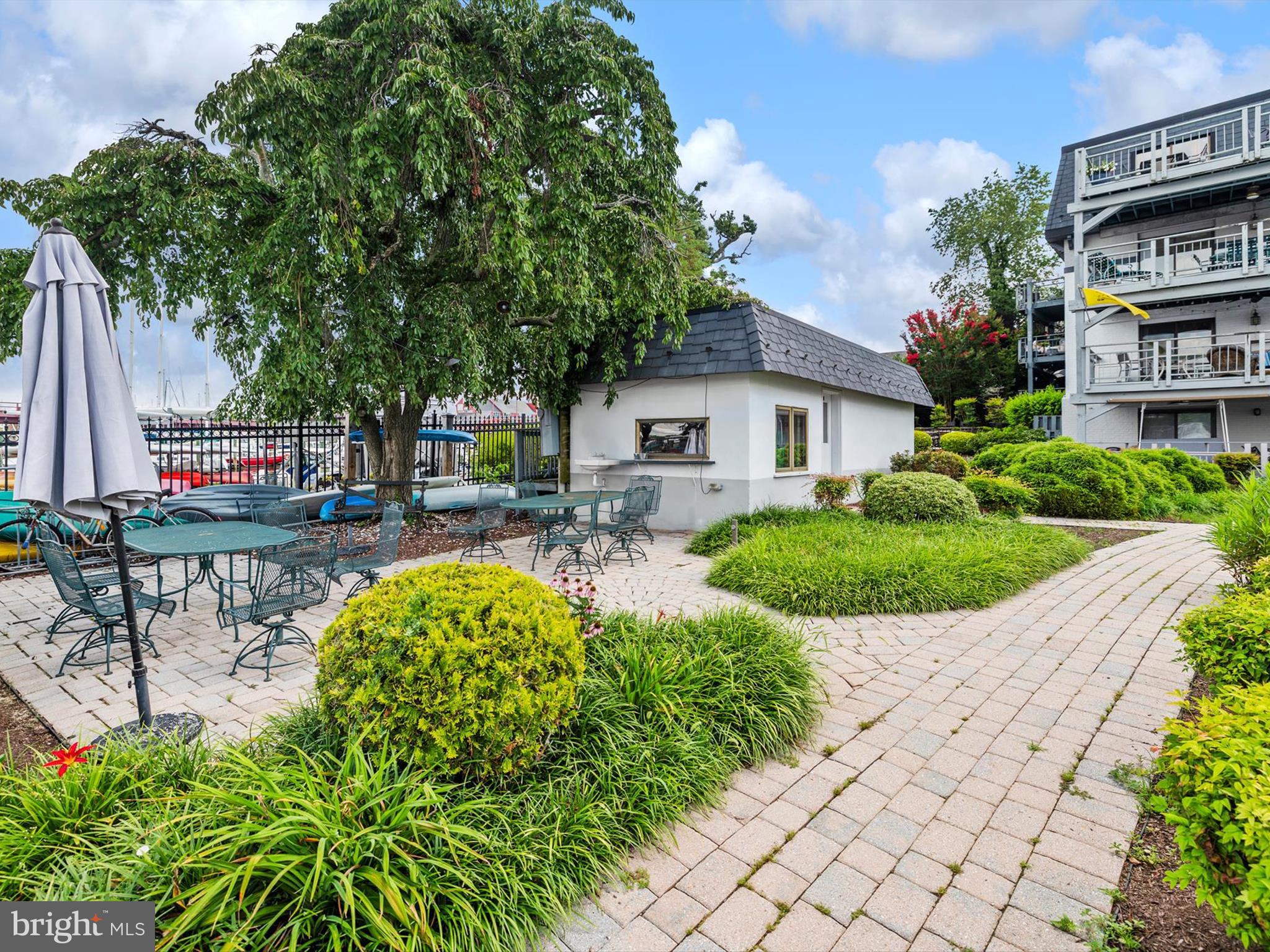 THE YACHT CLUB CONDOMINIUMS - Residential
