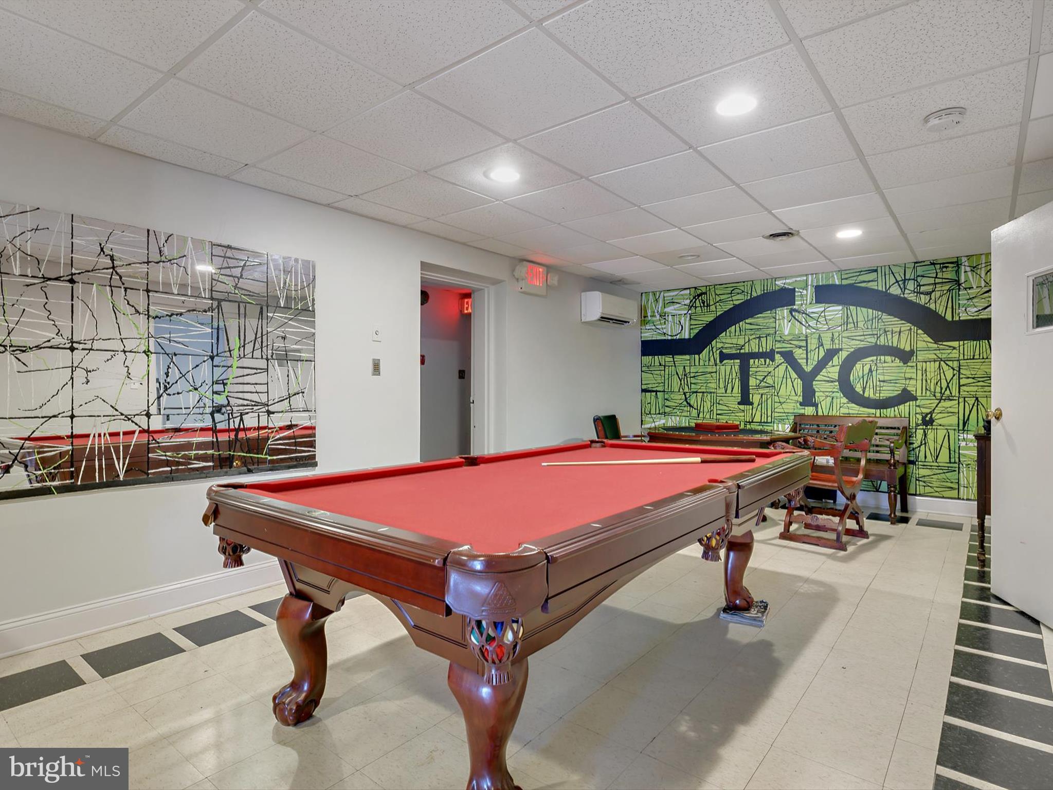 THE YACHT CLUB CONDOMINIUMS - Residential