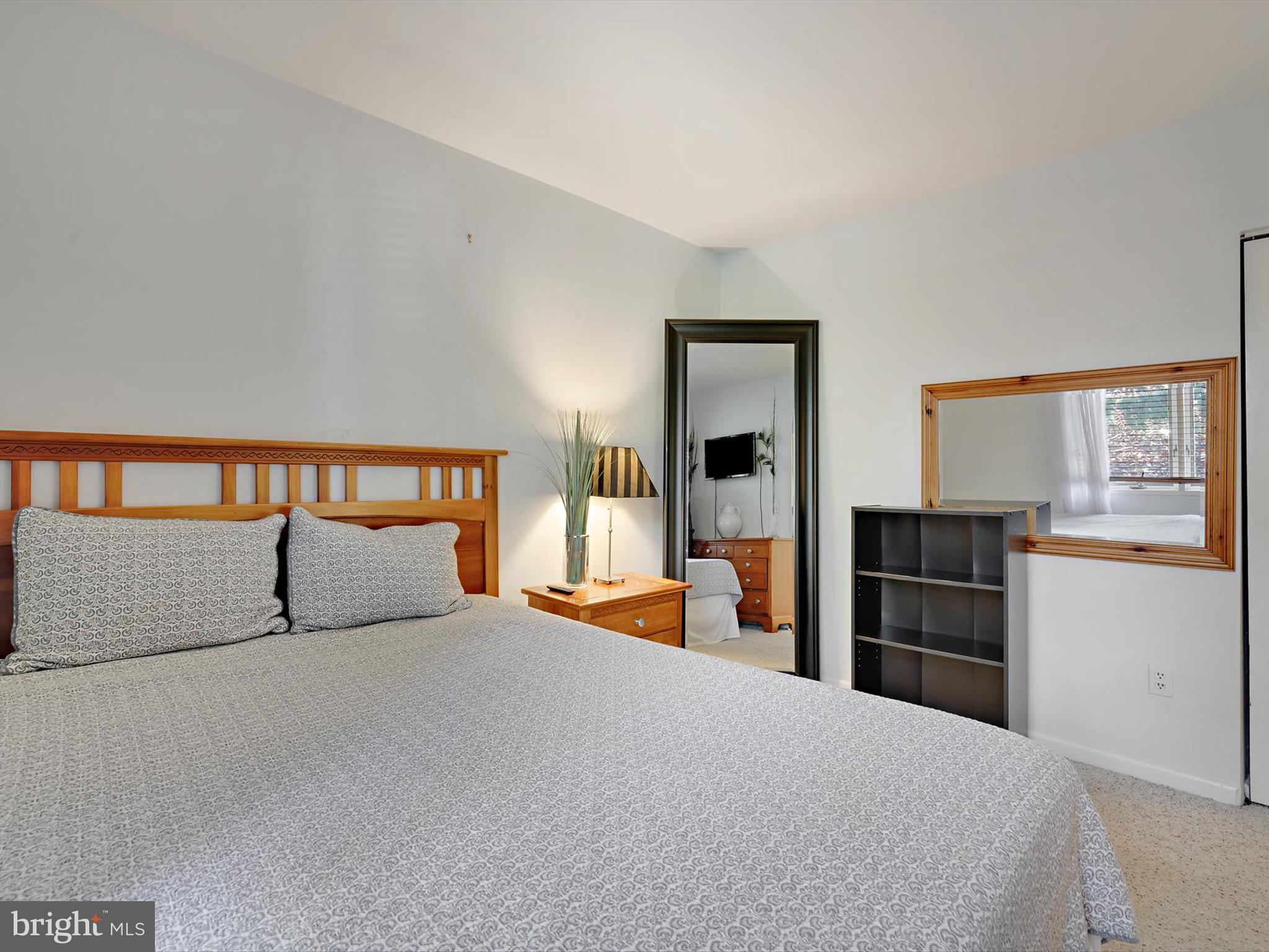 THE YACHT CLUB CONDOMINIUMS - Residential
