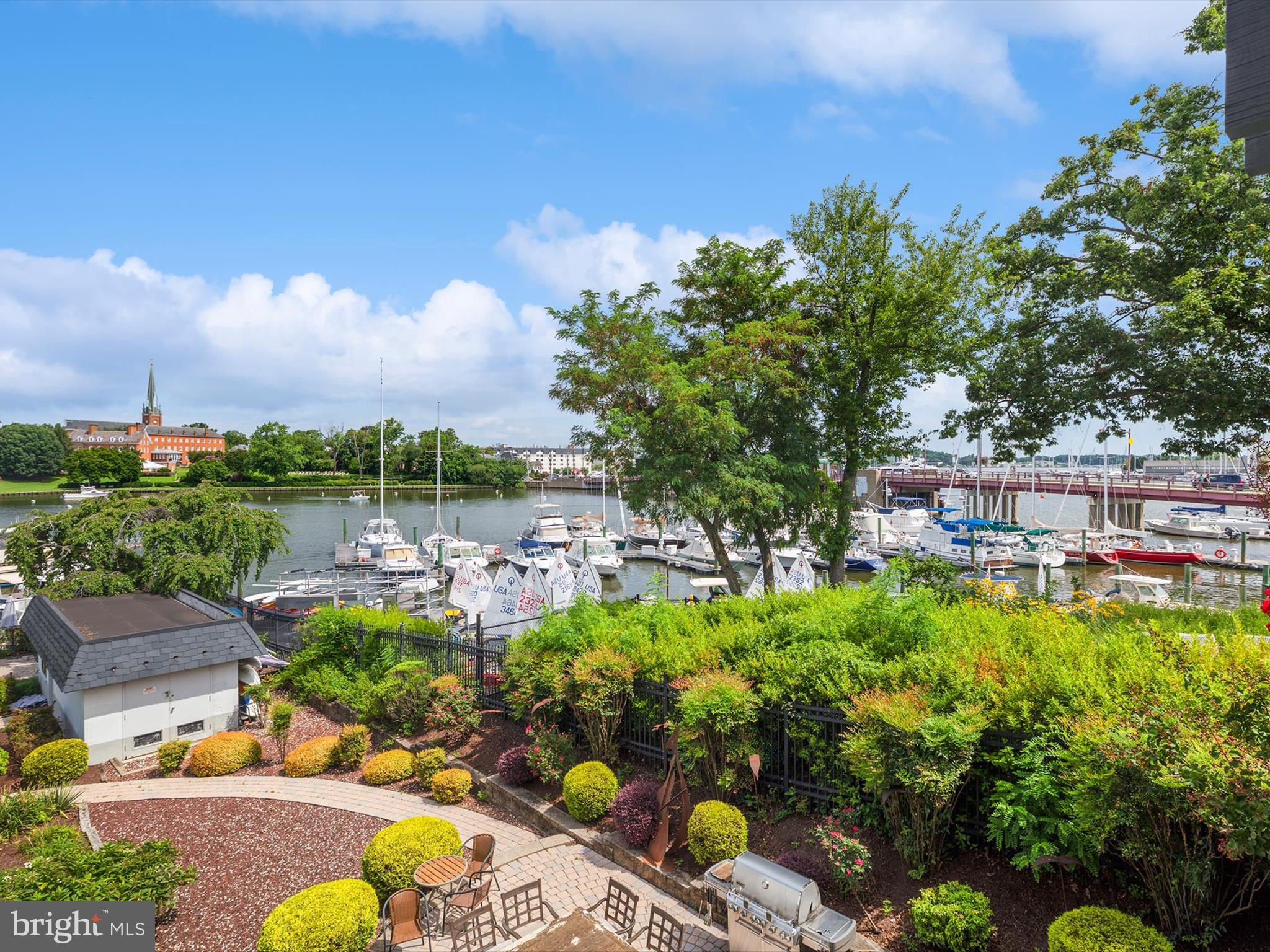 THE YACHT CLUB CONDOMINIUMS - Residential