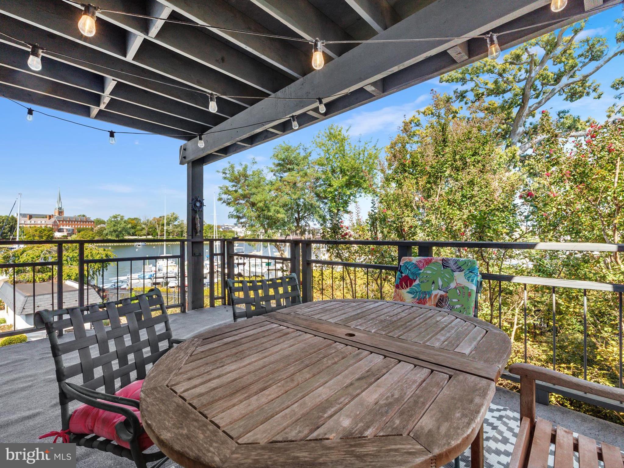 THE YACHT CLUB CONDOMINIUMS - Residential