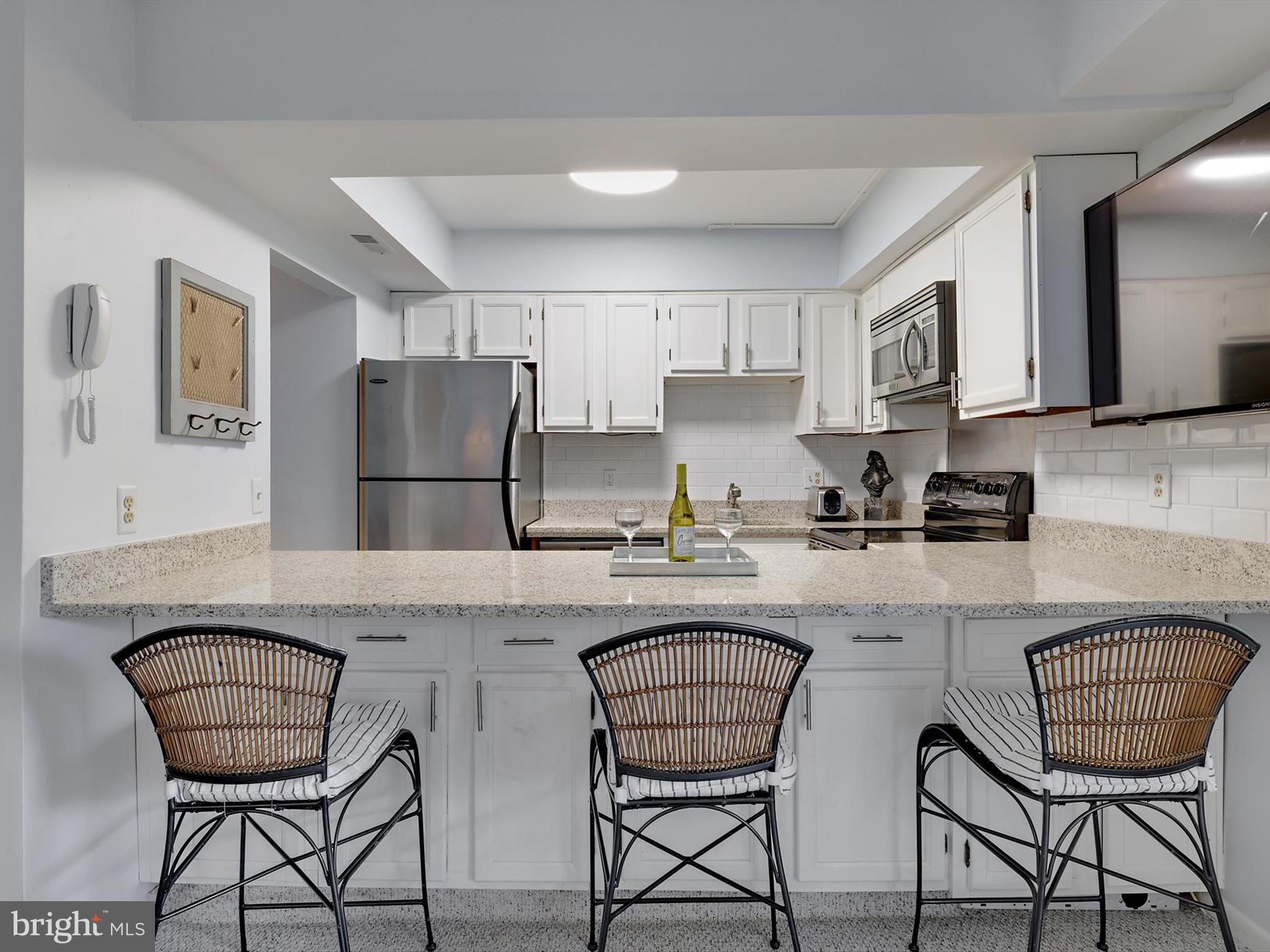 THE YACHT CLUB CONDOMINIUMS - Residential