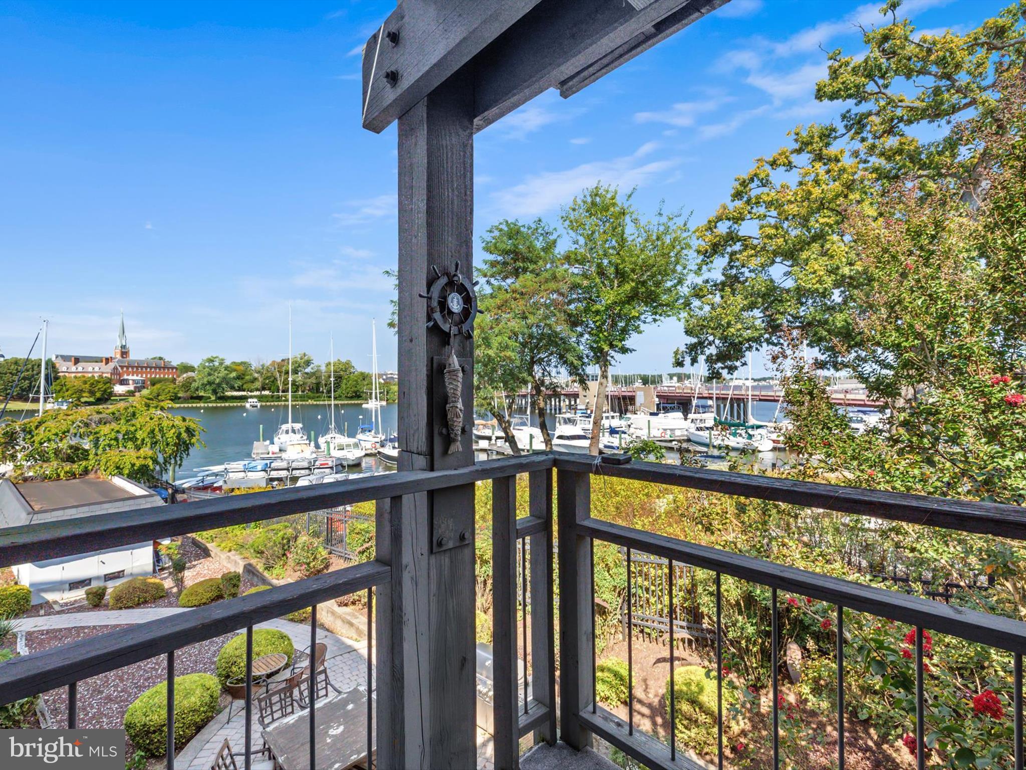 THE YACHT CLUB CONDOMINIUMS - Residential
