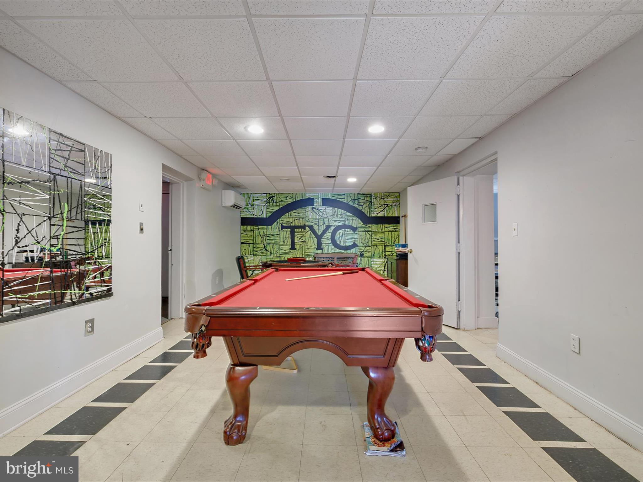THE YACHT CLUB CONDOMINIUMS - Residential