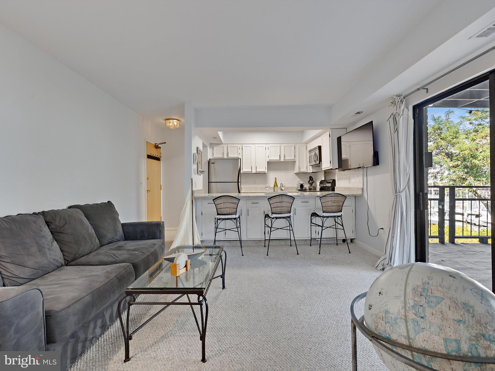 THE YACHT CLUB CONDOMINIUMS - Residential