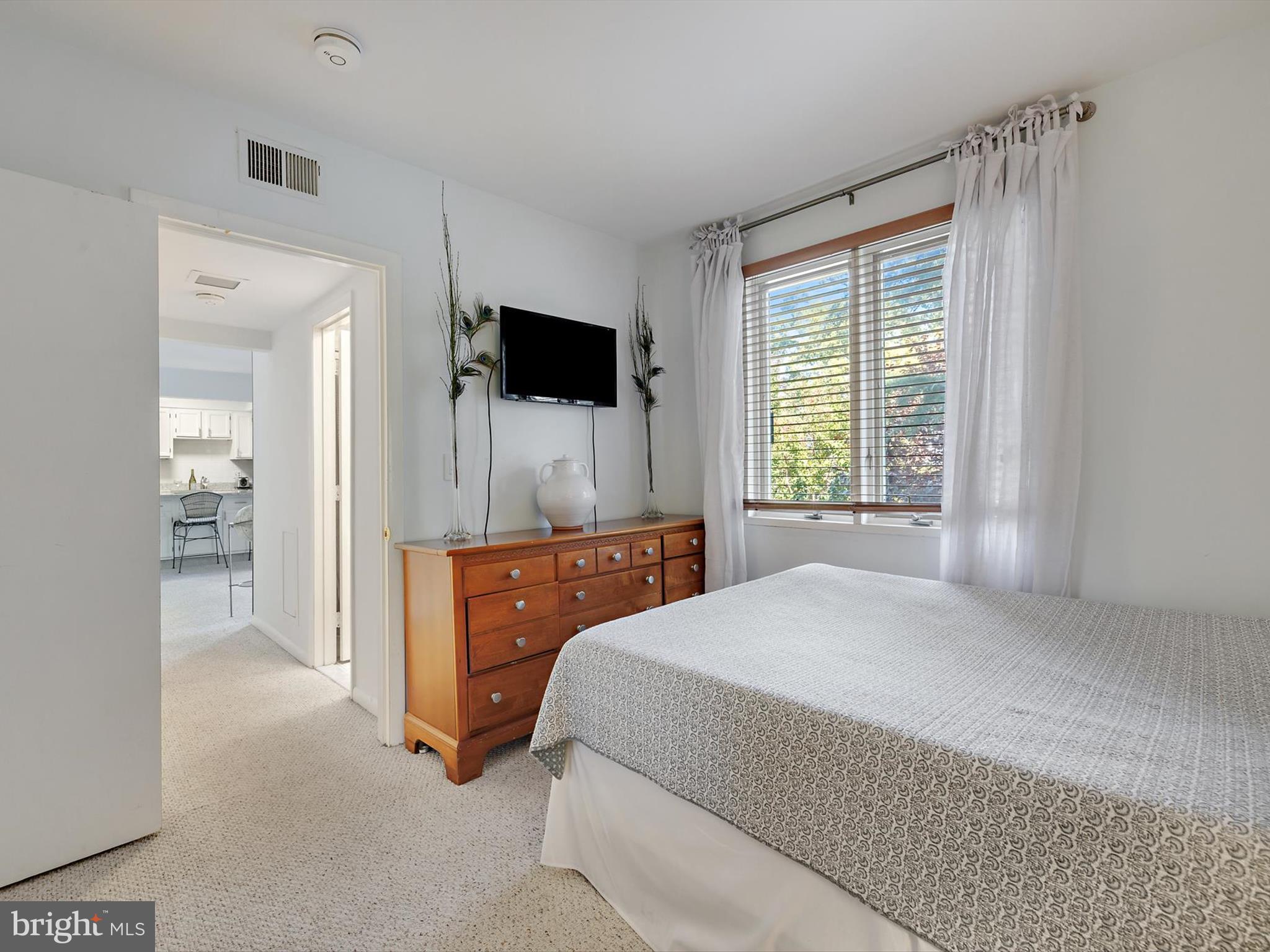 THE YACHT CLUB CONDOMINIUMS - Residential