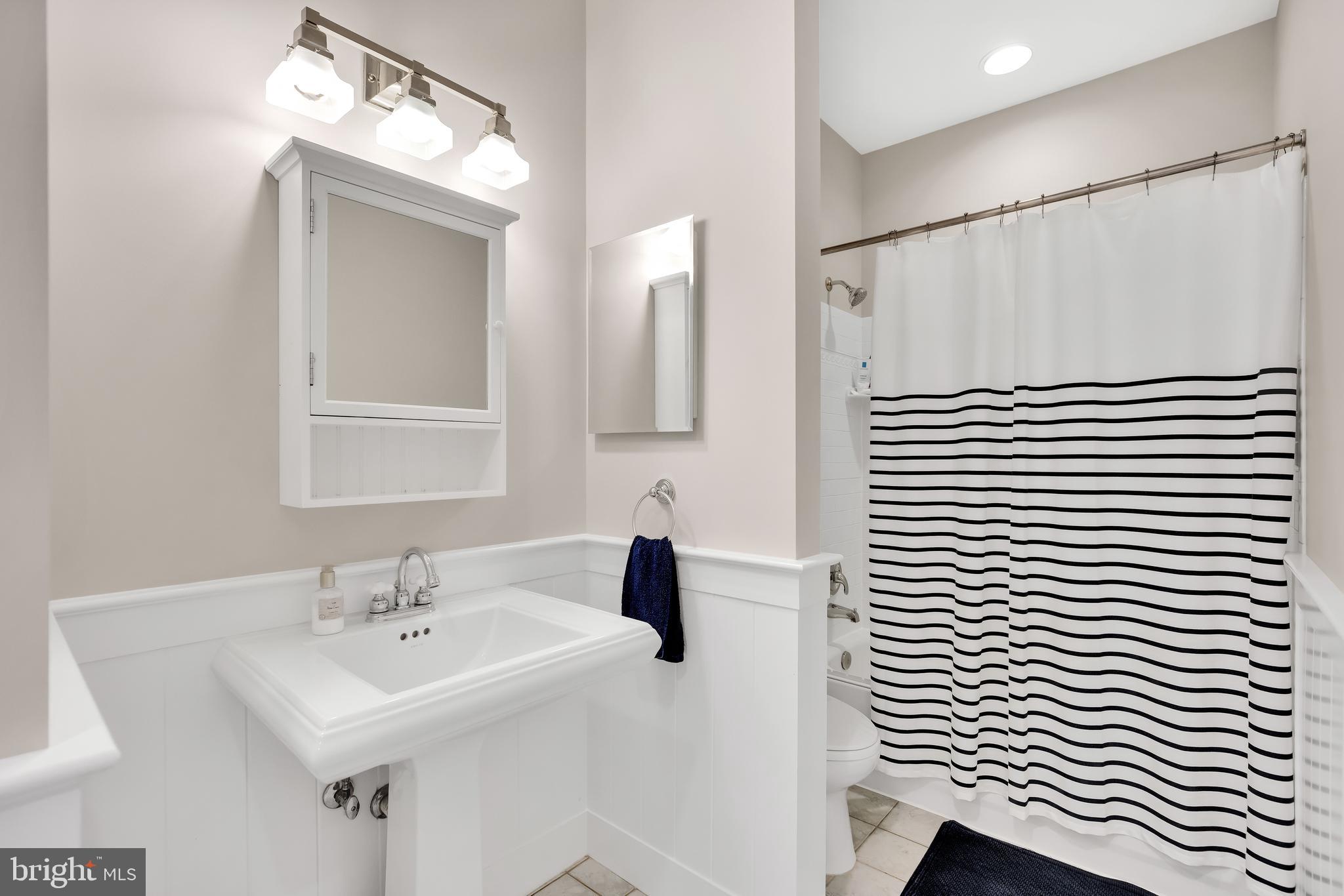 KENWOOD PARK - Residential