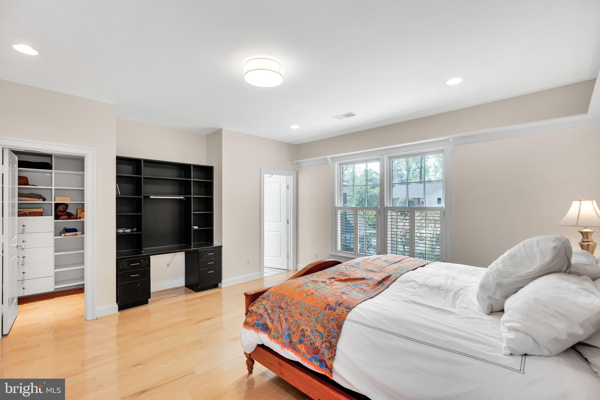 KENWOOD PARK - Residential