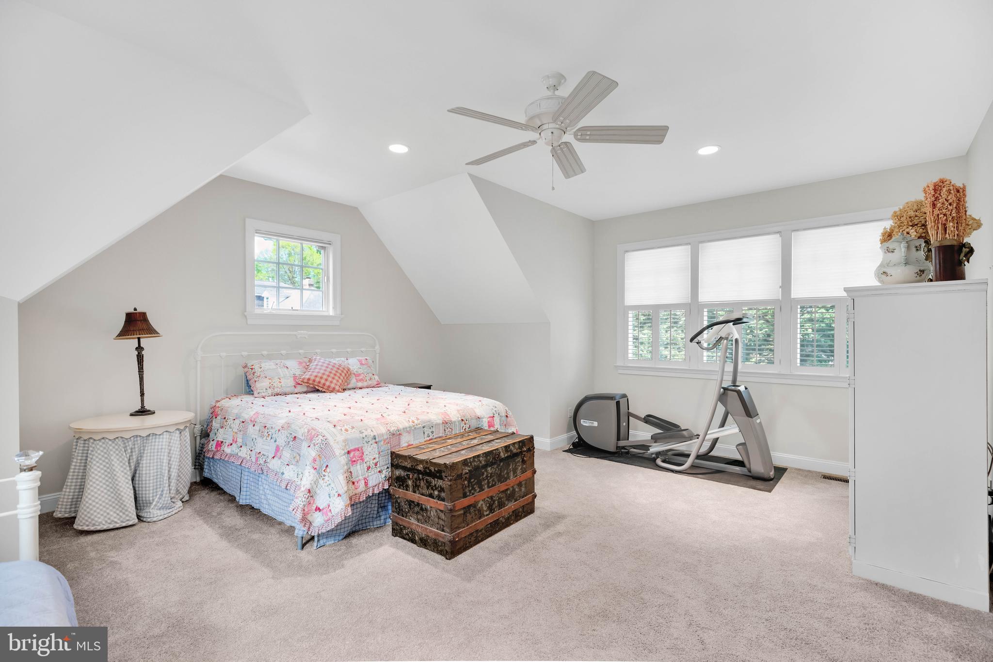 KENWOOD PARK - Residential