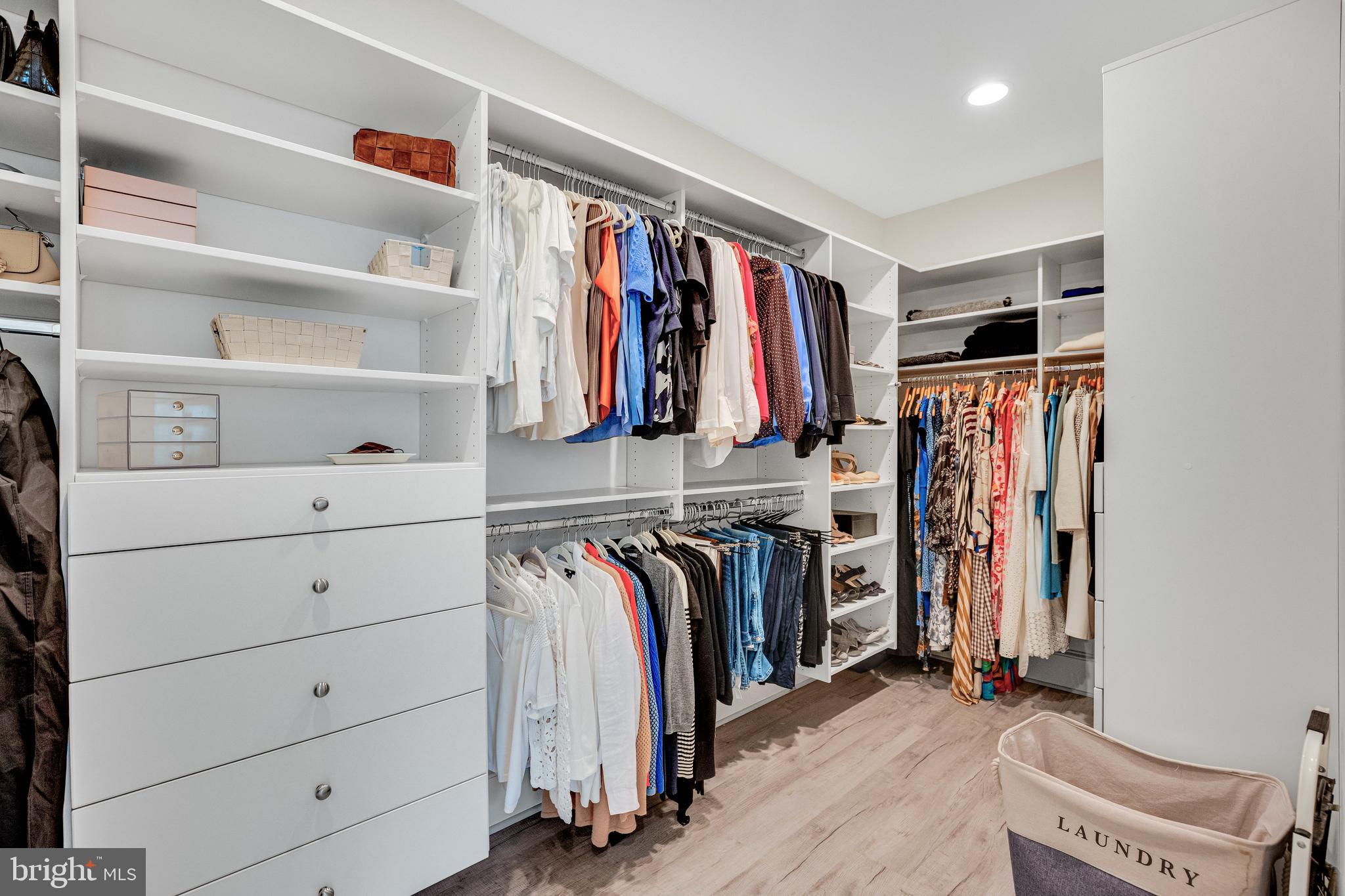 KENWOOD PARK - Residential