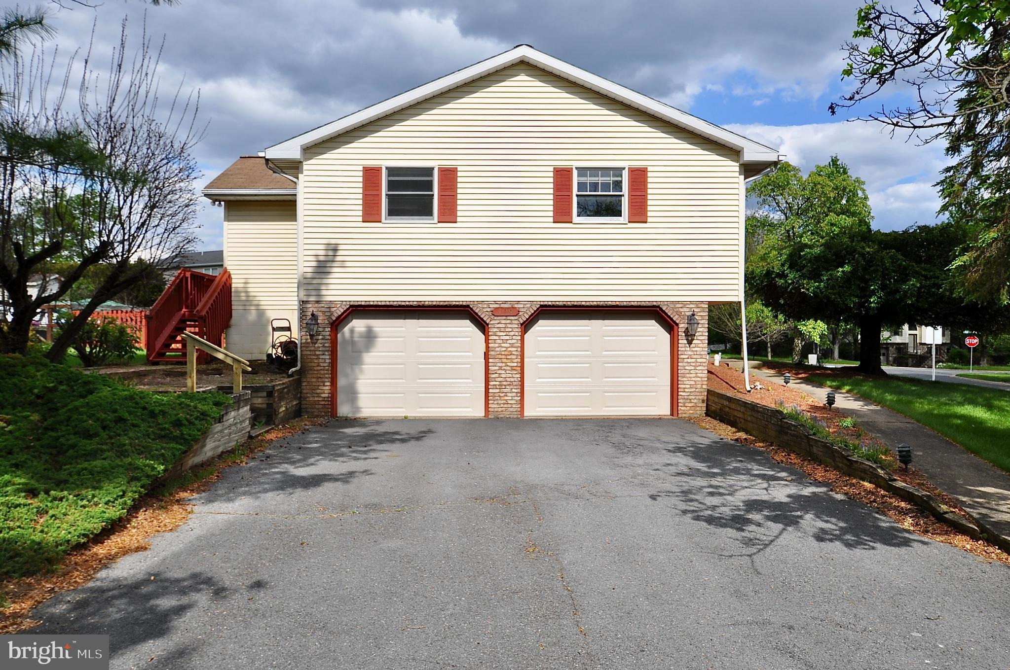 WILLOWBROOK - Residential