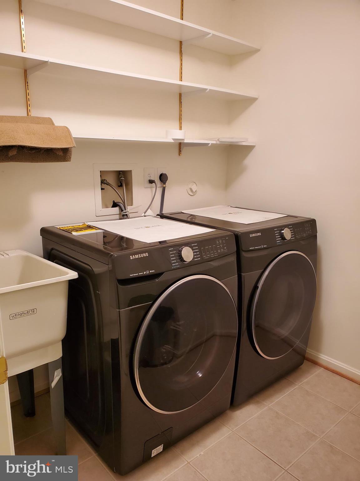 MANOR VILLAGE - Residential Lease