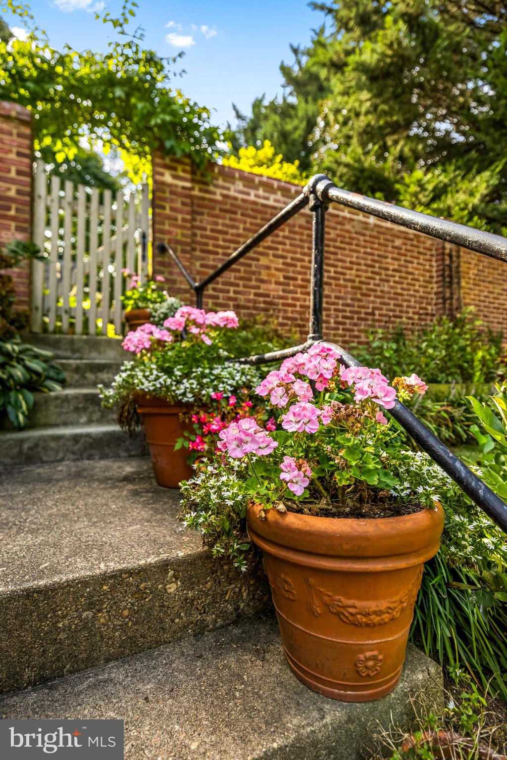 HOMELAND HISTORIC DISTRICT - Residential