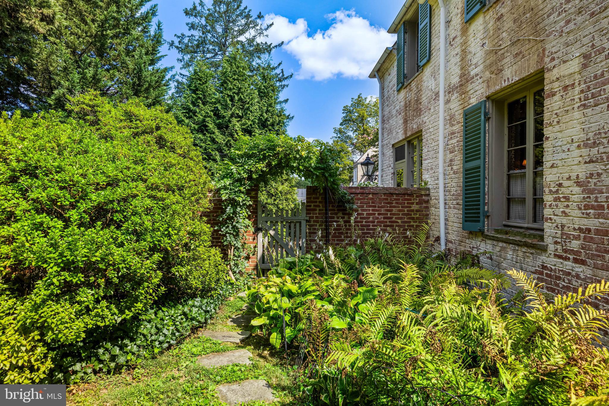 HOMELAND HISTORIC DISTRICT - Residential