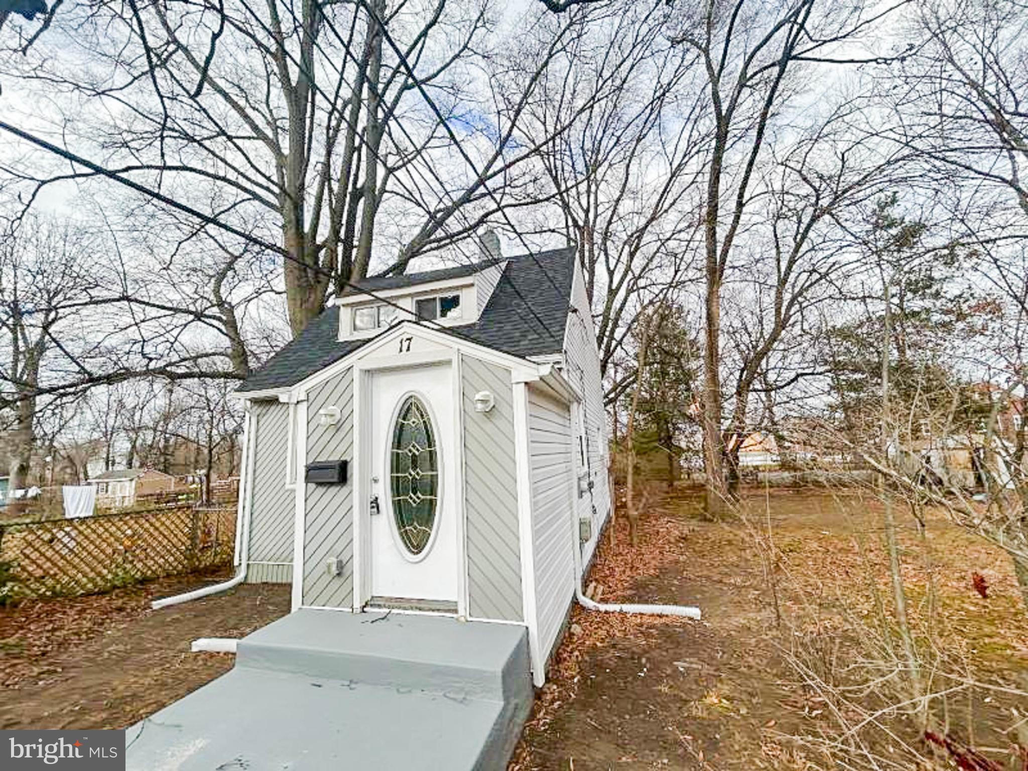 17 W BUCKINGHAM AVENUE