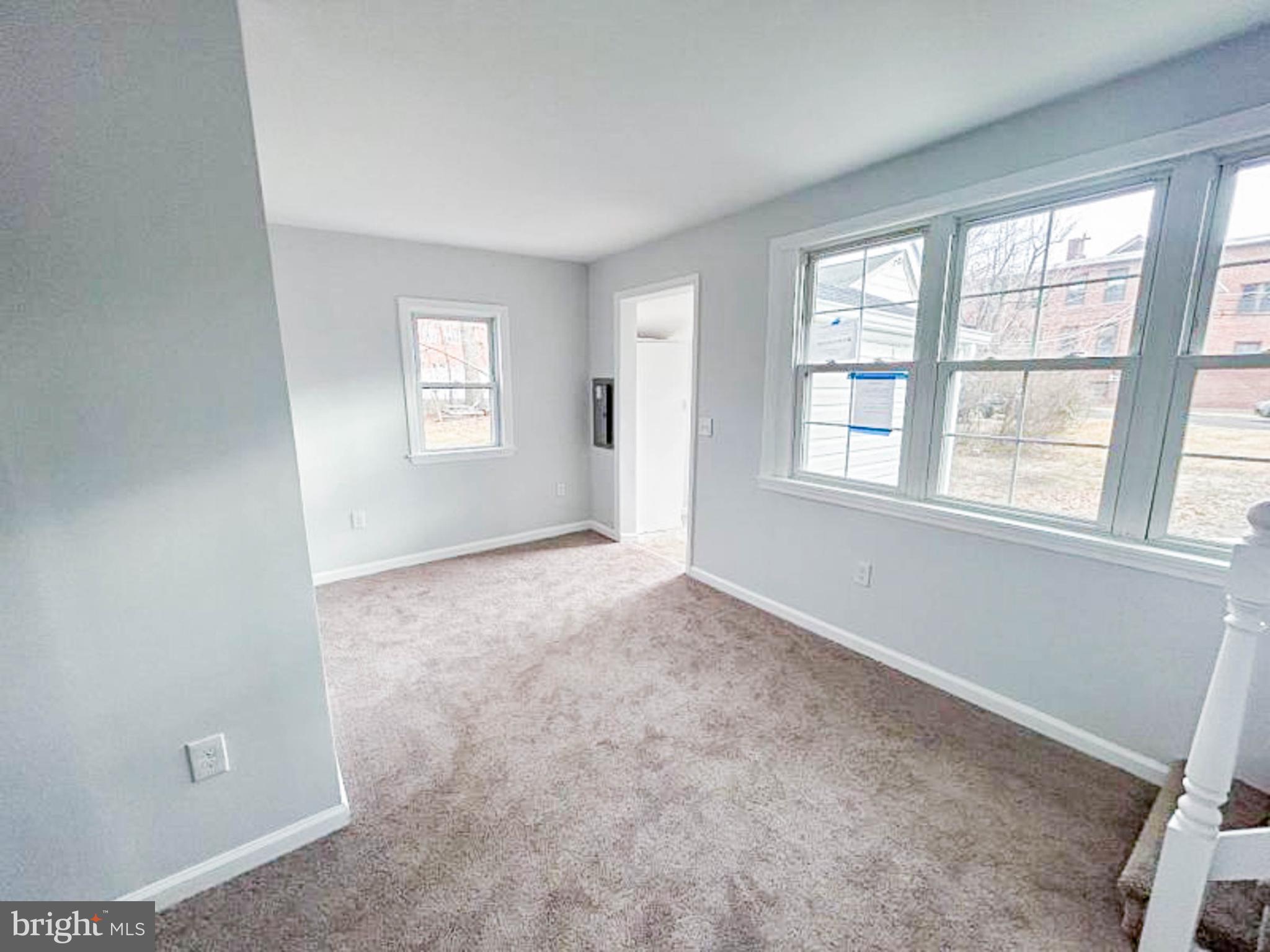 17 W BUCKINGHAM AVENUE