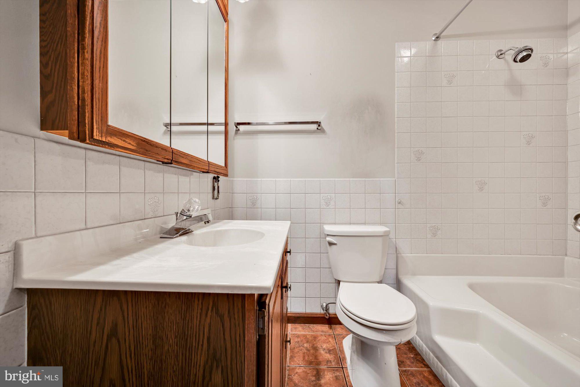 LINCOLN GARDENS - Residential