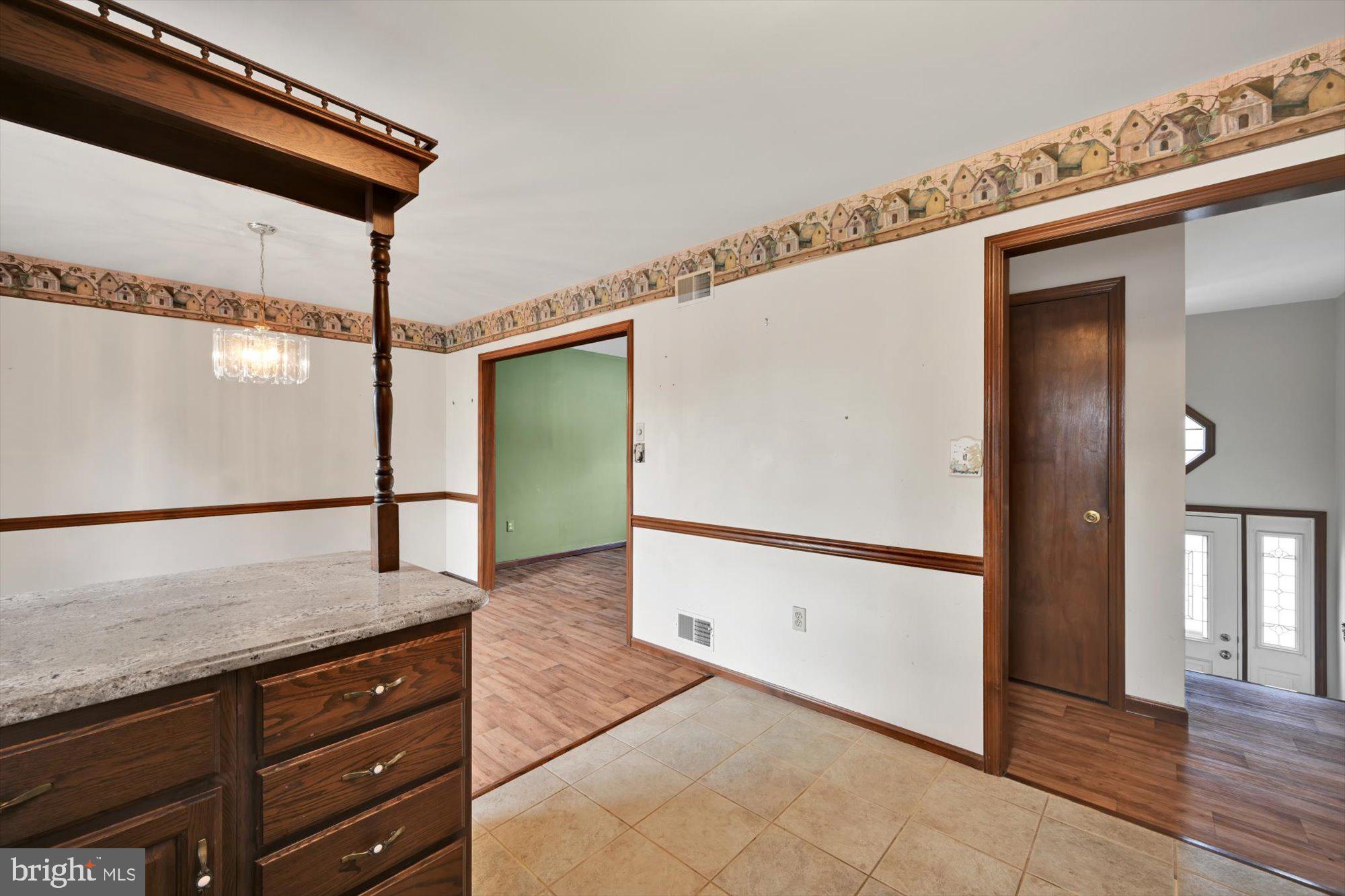 LINCOLN GARDENS - Residential