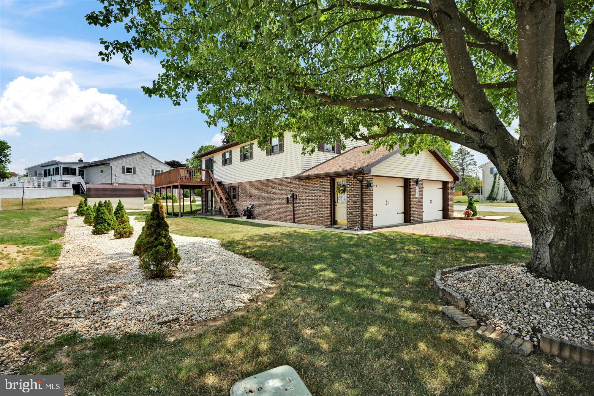 LINCOLN GARDENS - Residential