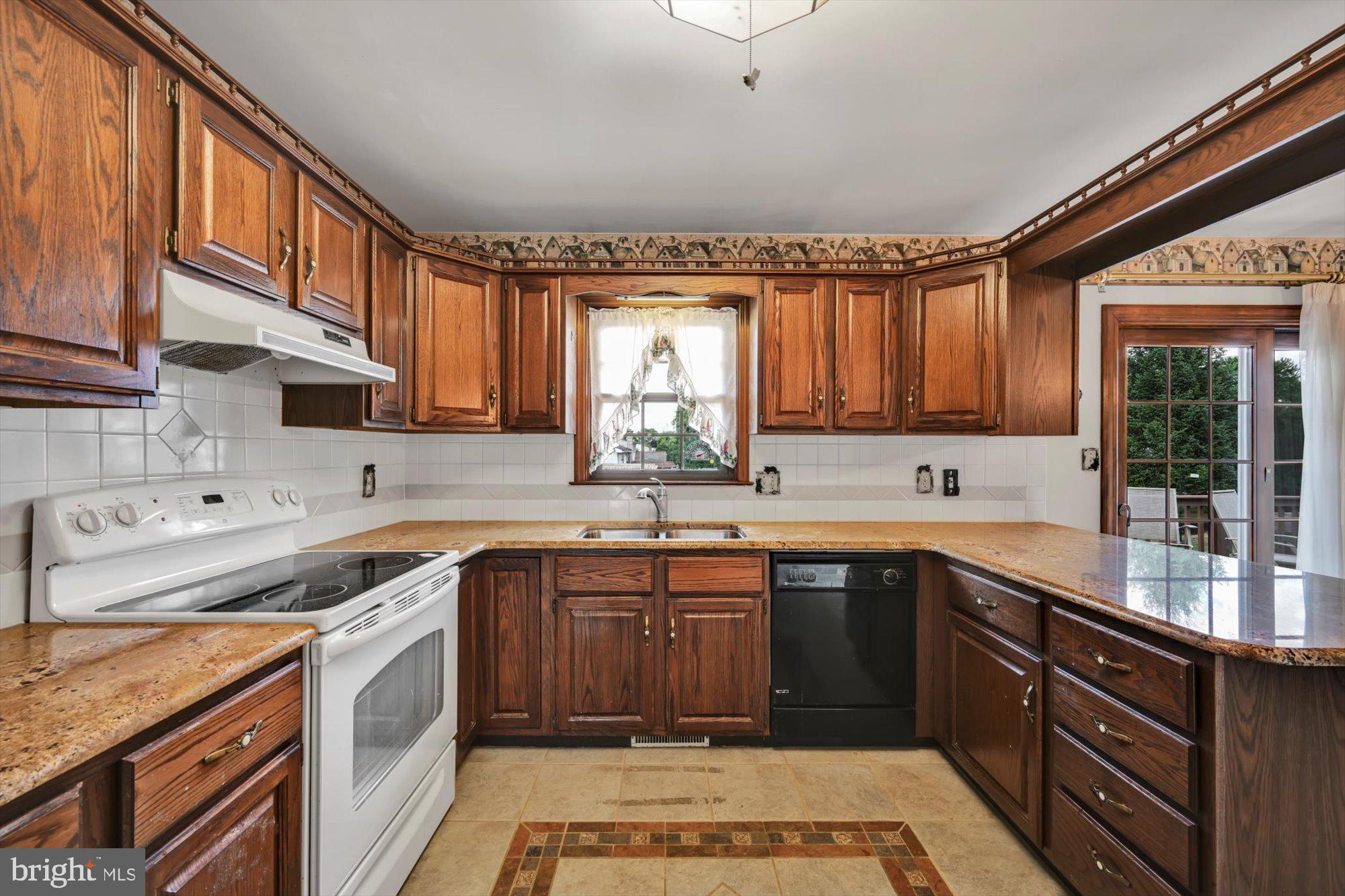 LINCOLN GARDENS - Residential